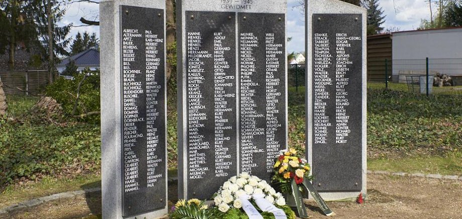 Wreath-laying ceremony