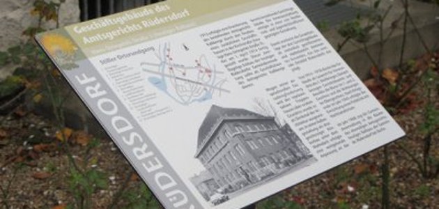 Einweihung der ersten Tafel des historischen Rundgangs durch Rüdersdorf