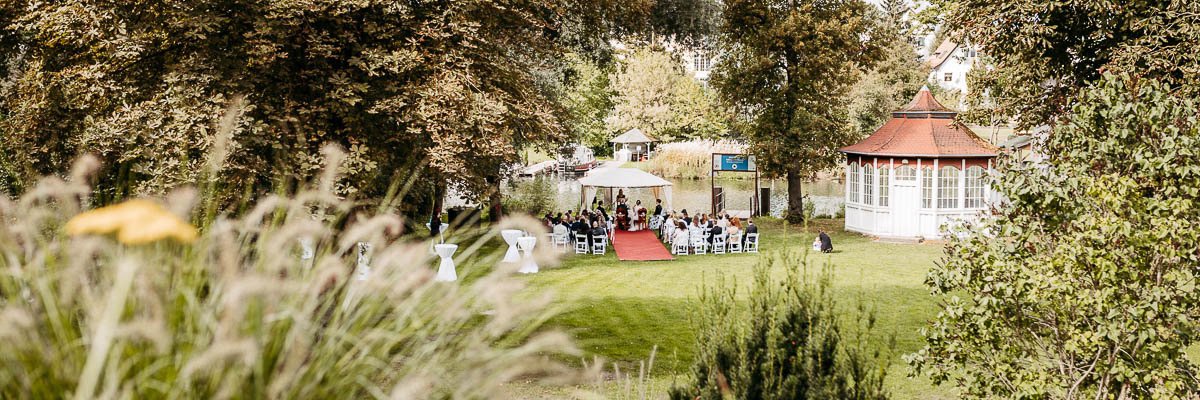 Prairie de mariage dans le parc du musée