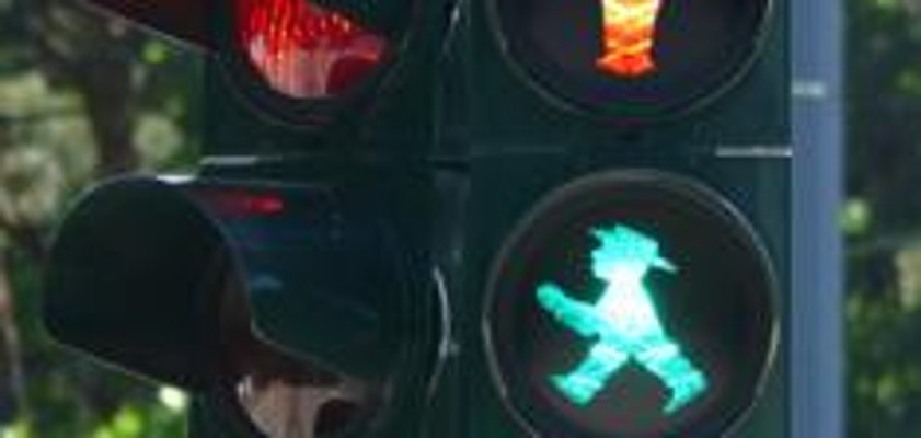 Feux de circulation au niveau de l'intersection Dr.-Külz-Strasse/Puschkinstraße