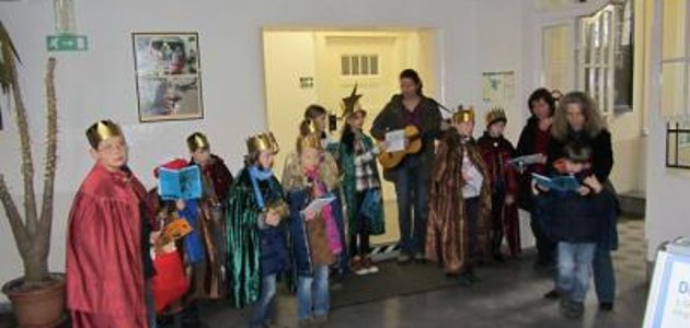 Les chanteurs à l'hôtel de ville