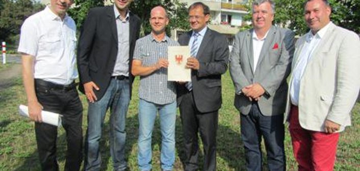 Remise d'une décision de subvention du fonds "Ville sociale" par le ministre Vogelsänger