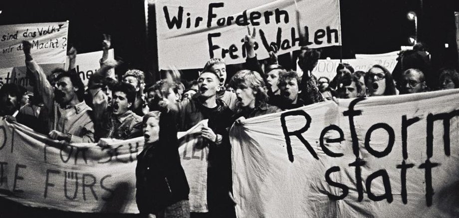 Ausstellung im Rathaus „Von der Friedlichen Revolution zur deutschen Einheit“ und Vortrag von Rainer Eppelmann am 13.08.2019