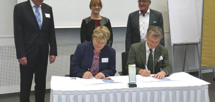 Liczba zwolenników Maerkera rośnie