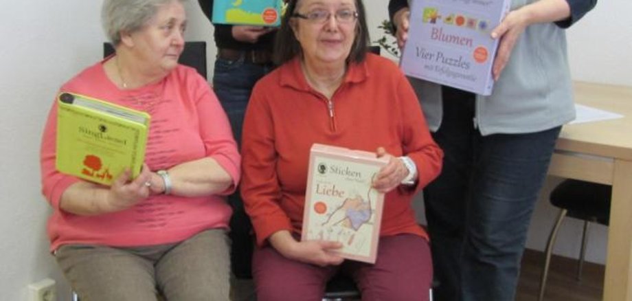 Bücherspende an das Rüdersdorfer Netzwerk für Menschen mit Demenz