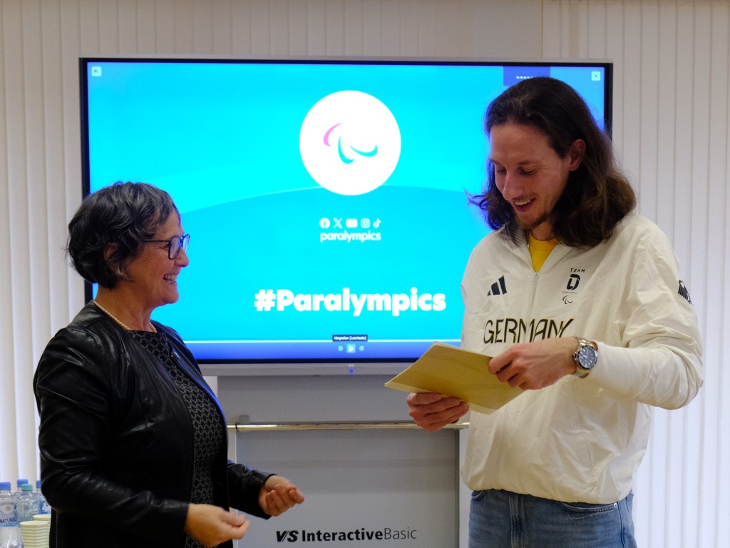 Foto mit Bürgermeisterin Sabine Löser und Max Marzillier