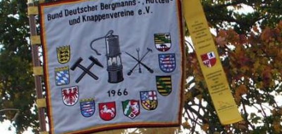 Bergparade anlässlich der Fahnenweihe