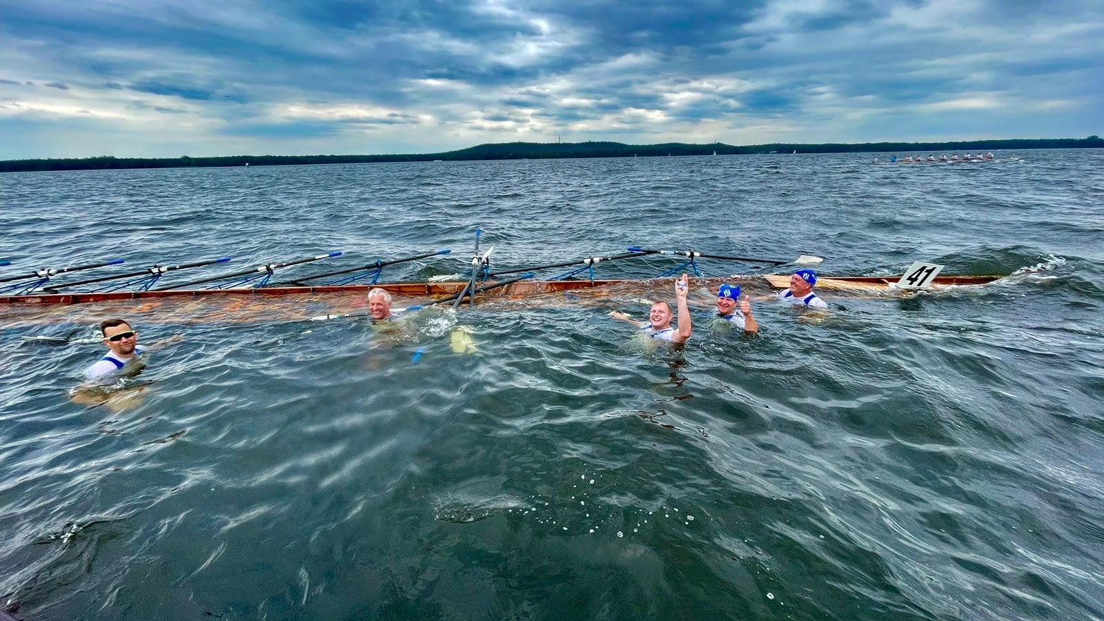 Ein Sieg und ein Untergang - Rüdersdorfer Ruderer bei der Müggelseeachter-Regatta